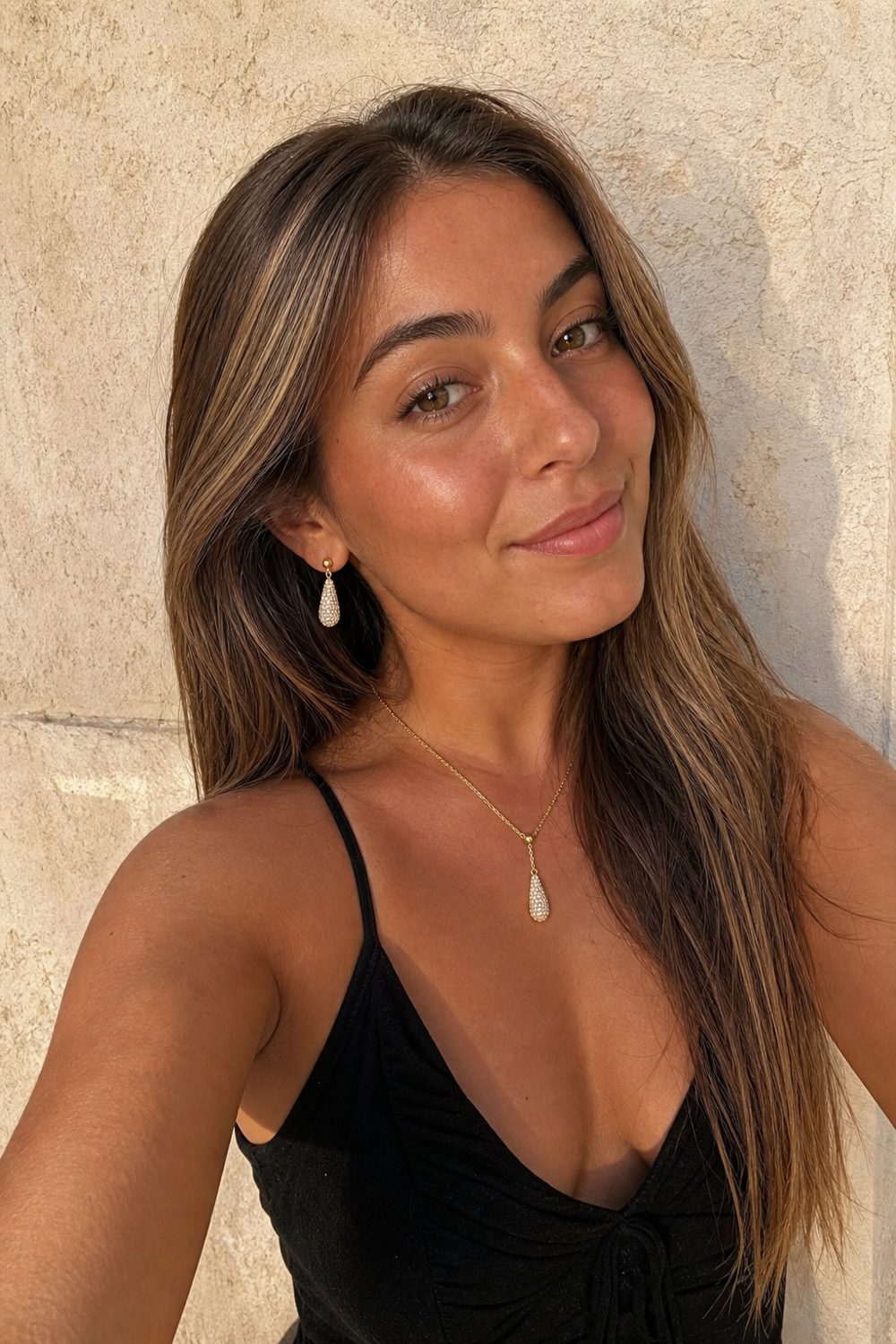 Customer wearing Golden Luxe Crystal Set